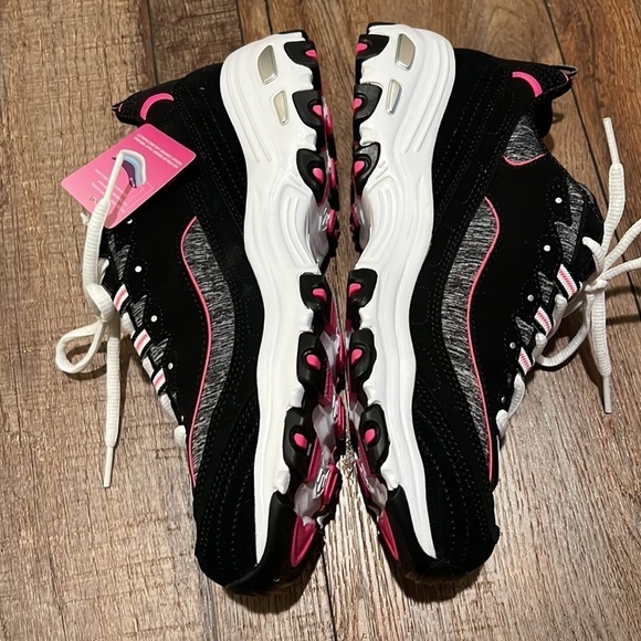*NWT* Skechers D’ Lites w/ Memory Foam - Picture 3 of 6
